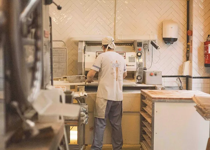 Praktik Bakery Hotel